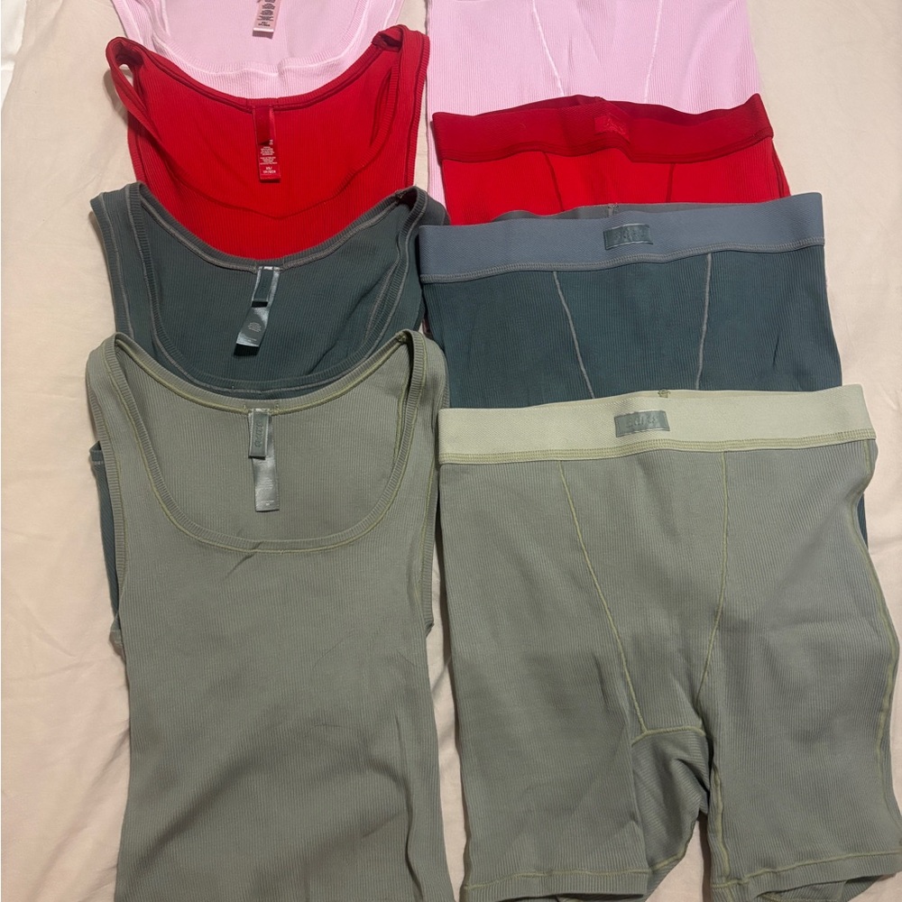 SKIMS Women's Pajama Set - Pink, Red, Green